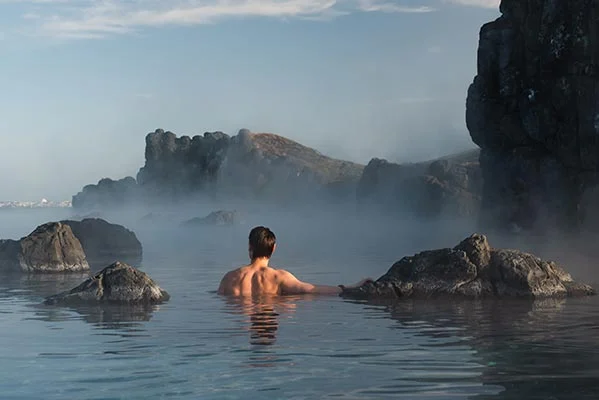 PC-In-Lagoon-at-Rocks